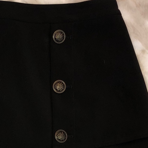Black A line skirt - Picture 3 of 3